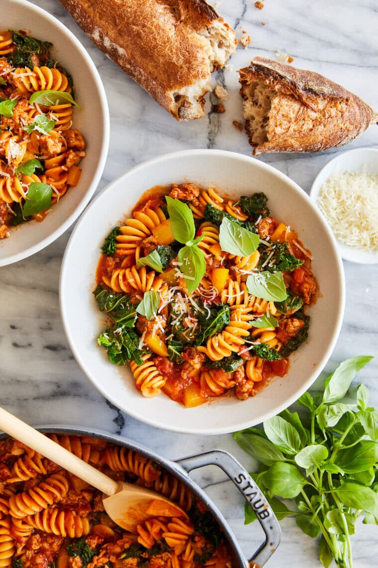 One Pot Sausage Pasta - With crumbled Italian sausage, sneaked in greens, marinara sauce and Parmesan. TRULY A ONE SKILLET DINNER! So so easy!