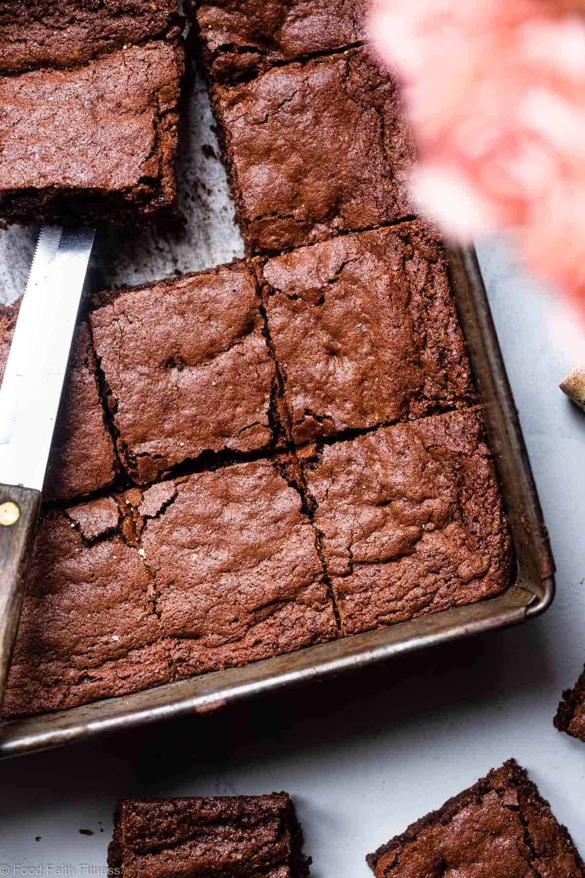 Easy Gluten Free Brownies - These grain free, healthy brownies come together in less than an hour and are SO dense, chewy and FUDGY! Paleo friendly, gluten and dairy free and SO delicious! | #Foodfaithfitness | 