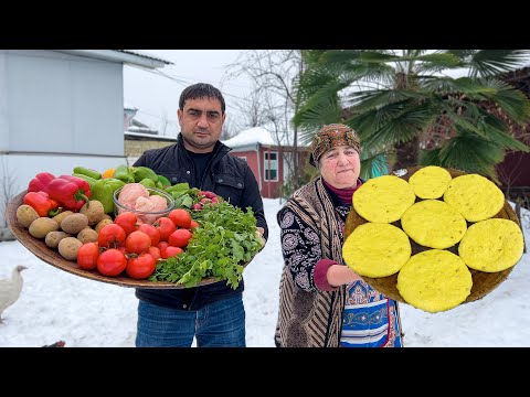 COLD DAY BUT A WARM FAMILY! GRANNY IS COOKING DELICIOUS RECIPE WITH A FEW INGREDIENTS | VILLAGE LIFE