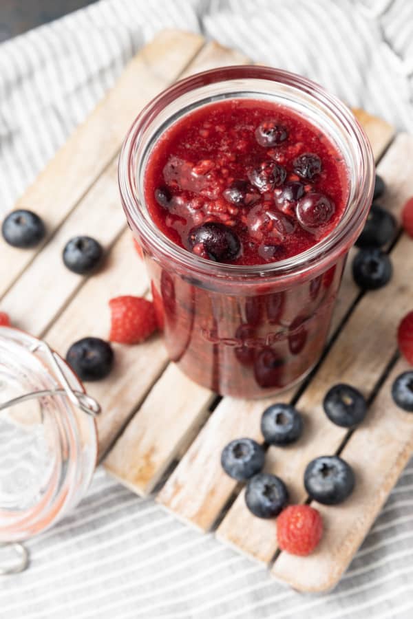 This simple berry compote recipe is about to make your favourite breakfast foods and desserts even more spectacular. Spoon this easy fruit compote over angel food cake, ice cream, profiteroles, pancakes, waffles, regular or baked oatmeal, French toast, or more! Homemade berry compote is the perfect topping for nearly every dessert. Whether you’re ladling it over vanilla ice cream or onto pound cake, you’re going to be thrilled. Nobody needs to know it’s a vitamin packed powerhouse,