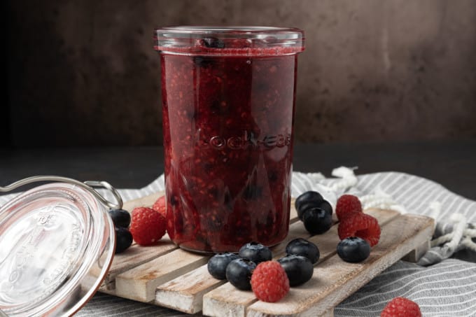 This simple berry compote recipe is about to make your favourite breakfast foods and desserts even more spectacular. Spoon this easy fruit compote over angel food cake, ice cream, profiteroles, pancakes, waffles, regular or baked oatmeal, French toast, or more! Homemade berry compote is the perfect topping for nearly every dessert. Whether you’re ladling it over vanilla ice cream or onto pound cake, you’re going to be thrilled. Nobody needs to know it’s a vitamin packed powerhouse,