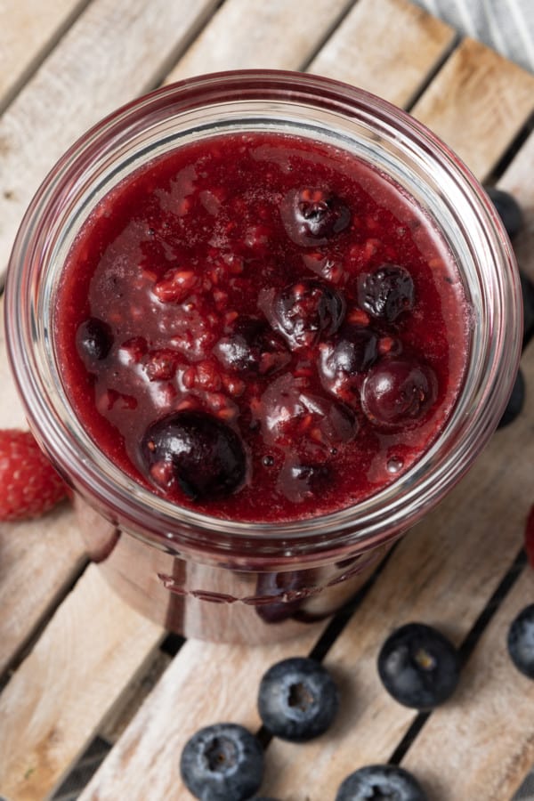 This simple berry compote recipe is about to make your favourite breakfast foods and desserts even more spectacular. Spoon this easy fruit compote over angel food cake, ice cream, profiteroles, pancakes, waffles, regular or baked oatmeal, French toast, or more! Homemade berry compote is the perfect topping for nearly every dessert. Whether you’re ladling it over vanilla ice cream or onto pound cake, you’re going to be thrilled. Nobody needs to know it’s a vitamin packed powerhouse,