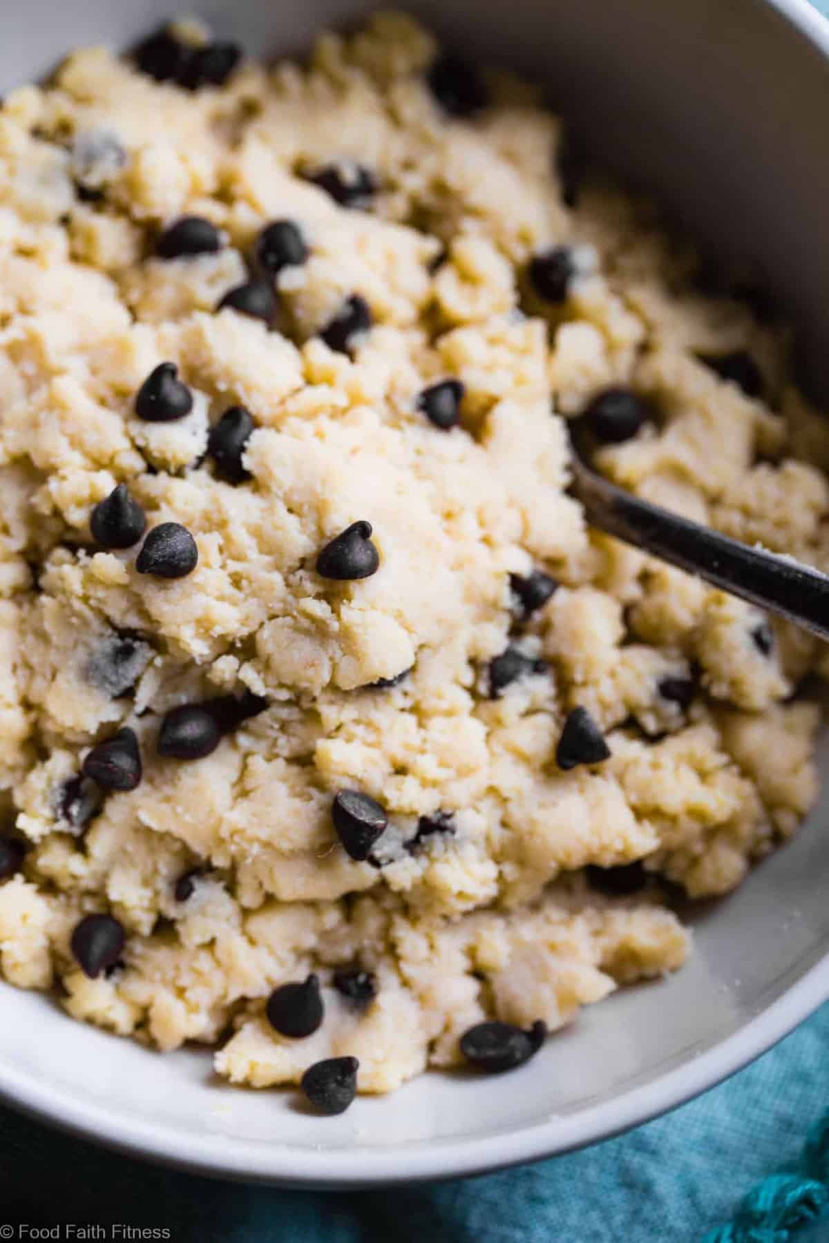 Healthy Protein Powder Cookie Dough -  This 5 ingredient healthy, edible cookie dough is gluten free, paleo/vegan friendly and ready in 5 minutes! It packs 20g of protein and only 200 calories so you can eat the whole bowl! | #Foodfaithfitness | #Glutenfree #Healthy #Paleo #Vegan #Snack