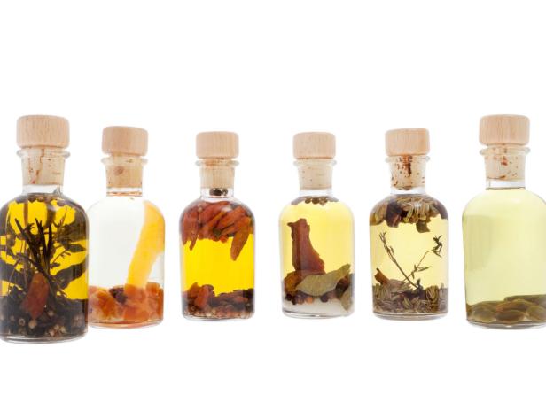 How to use spices to make infused oils and vinegars