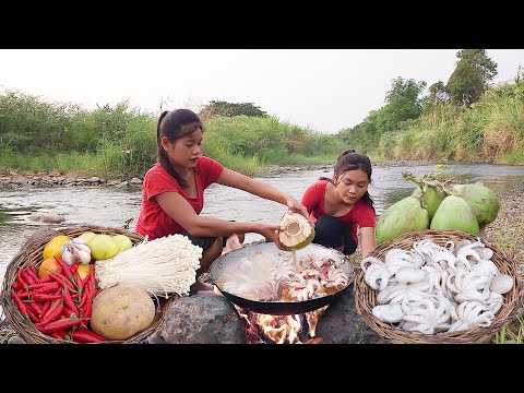 Octopus curry spicy delicious with mushroom using Coconut water recipes - Survival cooking in forest