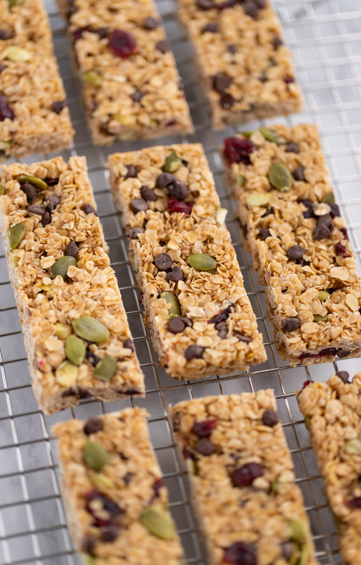 Organic nut granola bar recipes for a healthy snack on the go