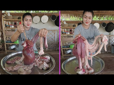 Amazing cooking, Yummy pork intestine recipe - Cooking with Sreypov