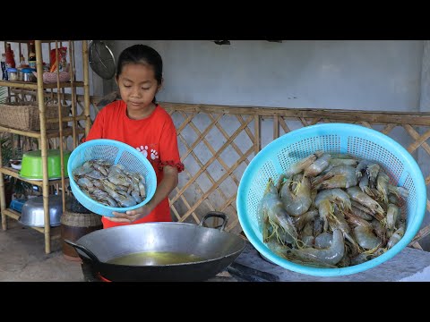 Chinese cooking style, Smart girl Pich prepare 2 recipes with Shrimp - Cooking with Sreypich