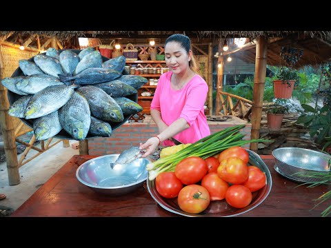 Ocean Fish Juicy Recipe Mommy Sros prepare Braised fish, deep fry fish on banana leaves for dinner