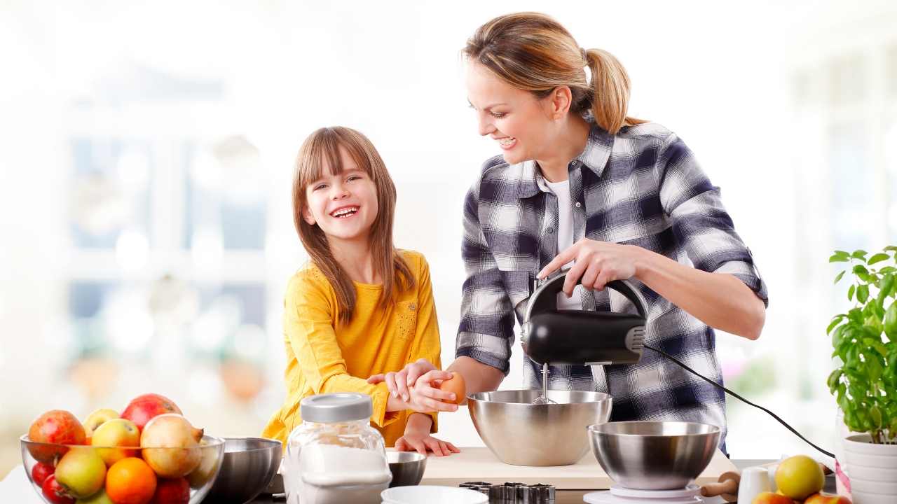 The Singing SALADMASTERS Prepares BREAD RECIPE