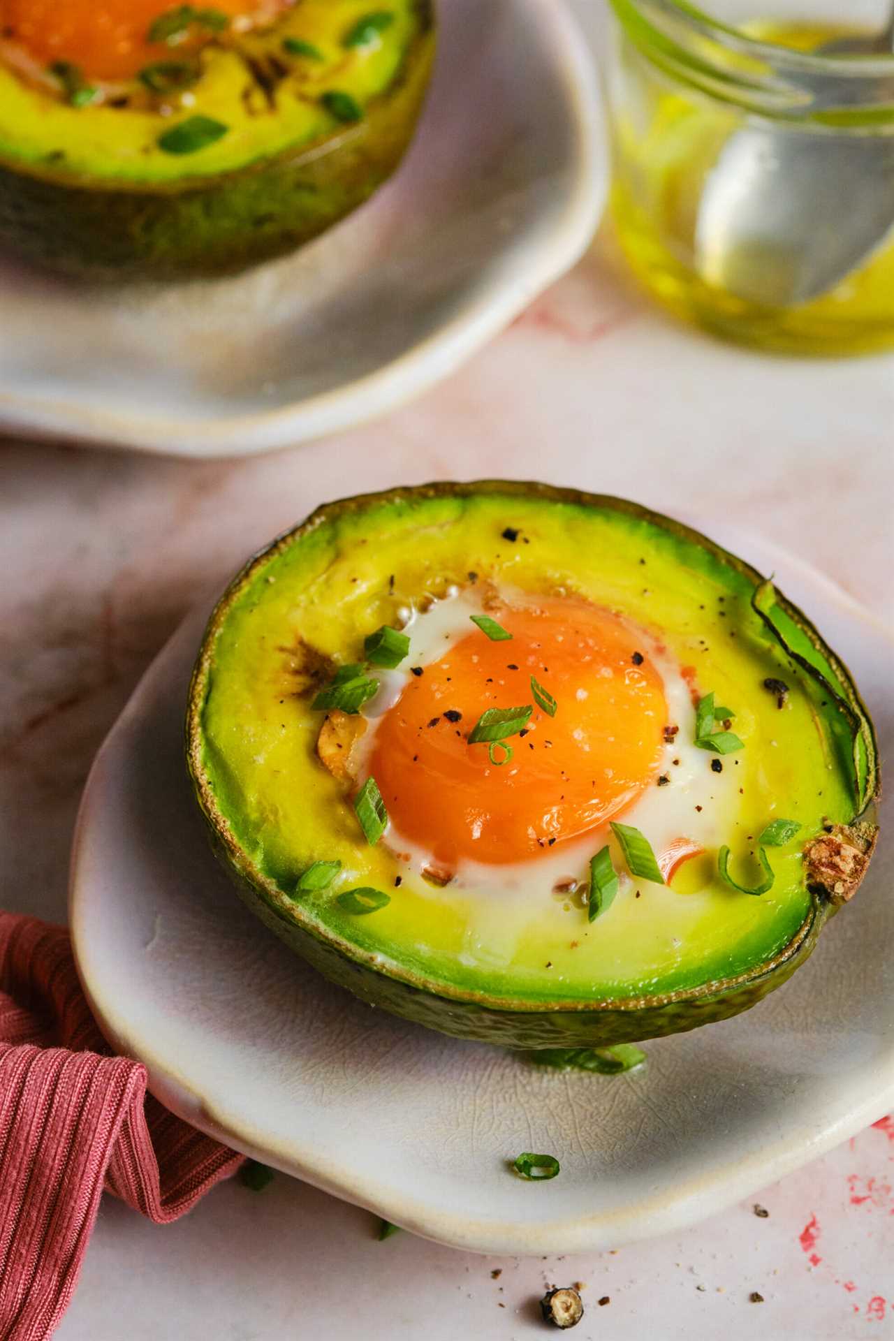 Easy Baked Eggs in Avocado