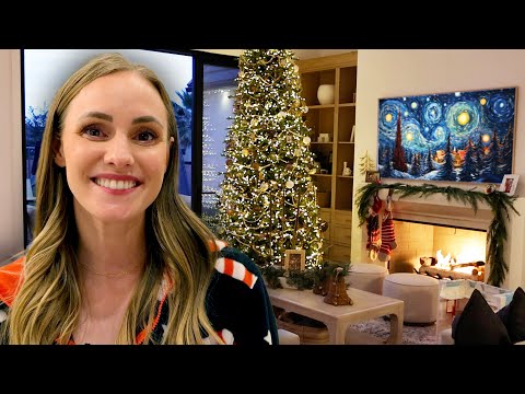 LIVING ROOM TOUR - Christmas Decor Edition