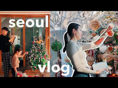 Seoul vlog 🇰🇷 I can't even get mad at him for this 😑 Christmas decor, korean department store food